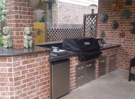 Outdoor Kitchen